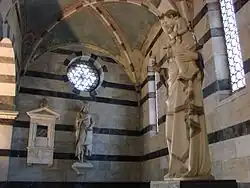 Madonna della Rosa y San Juan Bautista, de Andrea Pisano.