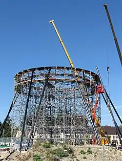 Construcción de la parte baja de la estructura.