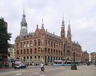 Antigua Casa de correos de Ámsterdam construida en 1898 por Cornelis Peters