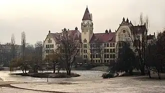 E1 Edificio - Facultad de Arquitectura.