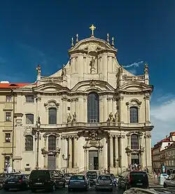 Iglesia de San Nicolás en Malá Strana, Praga (1673-1752) obra de Christoph Dientzenhofer, ejemplo de barroco radical.