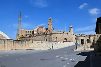 Bastión St. Miguel (el sitio de la torre del reloj fue originalmente el Fuerte San Miguel )