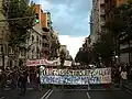 Cabecera de la manifestación contra el desalojo (2004).