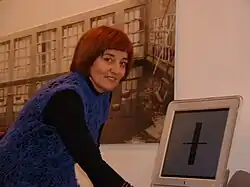 Marisa González con su obra en ARCO 2002