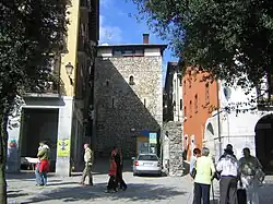 Fachada posterior de torre Antxia