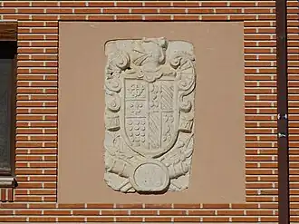 Calle del Torrejón, 24. Armas de Arévalo y Vallejo.