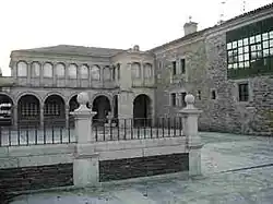 Parte trasera de la actual casa del Ayuntamiento de Meira.