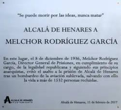 Placa conmemorativa dedicada a Melchor Rodríguez por salvar a 1.532 presos.