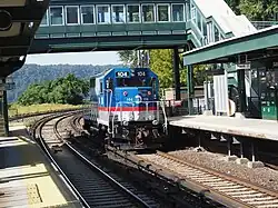 Locomotora saliendo de Spuyten Duyvil