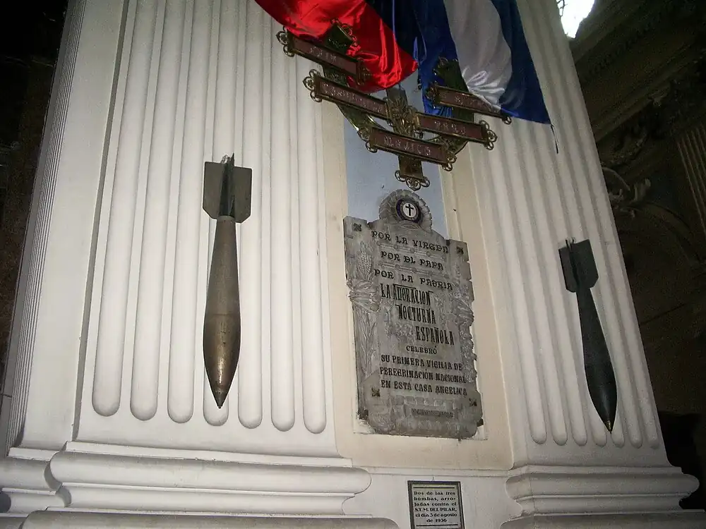 Cartel informativo: «Dos de las tres bombas arrojadas sobre el S.T.M. del Pilar el 3 de agosto de 1936».