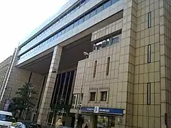 Edificio de Millî Reasürans (Reaseguradora Nacional) en Teşvikiye, Nişantaşı.