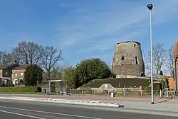 Milsbeek, el antiguo molino en la calle de Rijksweg