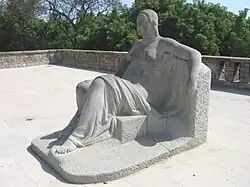 Serenidad (1928), de Josep Clarà, Jardines de Miramar.
