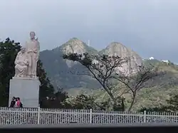 El Monumento al Jíbaro Puertorriqueño y las Tetas de Cayey
