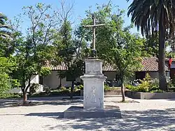 Monumento frente a la iglesia Los Dominicos