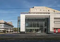 La entrada del centro comercial Central