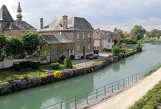 Canal del Mosa en Mouzon