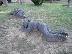 Mujer durmiendo y Figura yaciente, de Xavier Garcés, 2003.