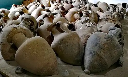 Reconstrucción de un cargamento de ánforas de Marsella (siglo VI a. C.-siglo II a. C.).