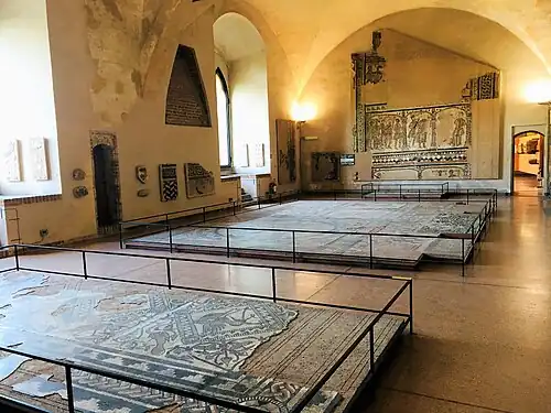 La sala de los mosaicos románicos, siglos XI y XII.