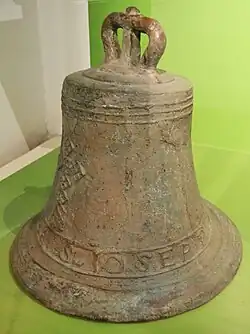 Campana de la antigua capilla de Matará. Hecha por manos indígenas bajo dirección jesuítica.