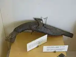 Pistola avancarga del siglo XVIII.