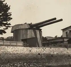La torreta de popa nº4 del Mutsu en exhibición.