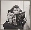 Nueva York, N.Y. Colonia de los niños, niño alemán refugiado, leyendo un cómic de Superman