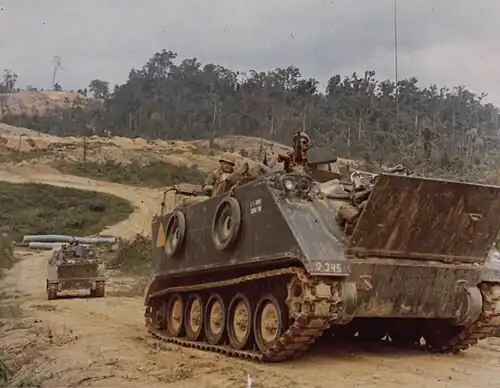 M113 fuera del perímetro de la FSB Bastogne en una misión de escolta (1968).