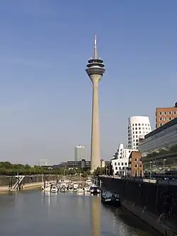 Torre del Rin (1981) en Düsseldorf, torre de comunicaciones con mirador