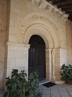 Portada de la iglesia