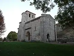 La ermita en su entorno natural