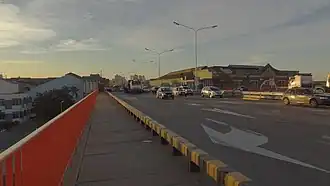 Desde el cruce peatonal.