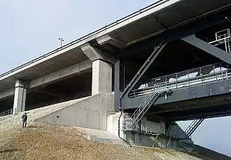 Tablero del puente Øresund en la isla. El nivel inferior es para el ferrocarril y el superior para la carretera.