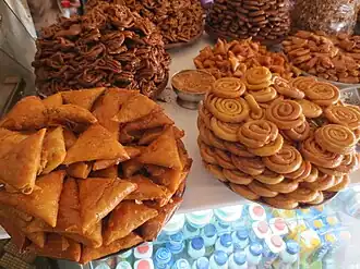 Los dulces marroquíes se suelen cubrir con miel