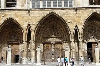 Pórtico occidental, catedral de León.[1]​