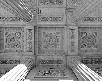 Intradós con casetones.