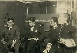 De izquierda a derecha: José Carlos Mariátegui, Julio César Mariátegui, El Sr. Polanco regente del taller "Minerva" y el capitán Modesto Antonio Cavero, esposo de Guillermina y cuñado de José Carlos.