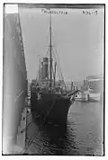El Philadelphia fotografiado en el puerto de Nueva York, ca. 1920.