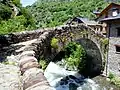 Puente viejo de Tavascan (Lladorre, Pallars Sobirà).