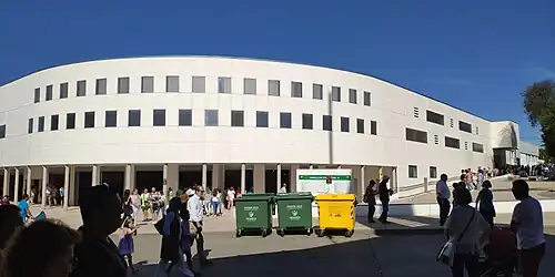 Pabellón comercial.