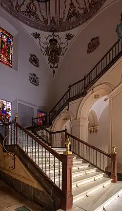 Otra vista de la escalera.