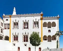 Vista posterior del exterior.