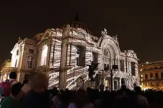 Palacio de Bellas Artes durante el festival de las luces 2015.