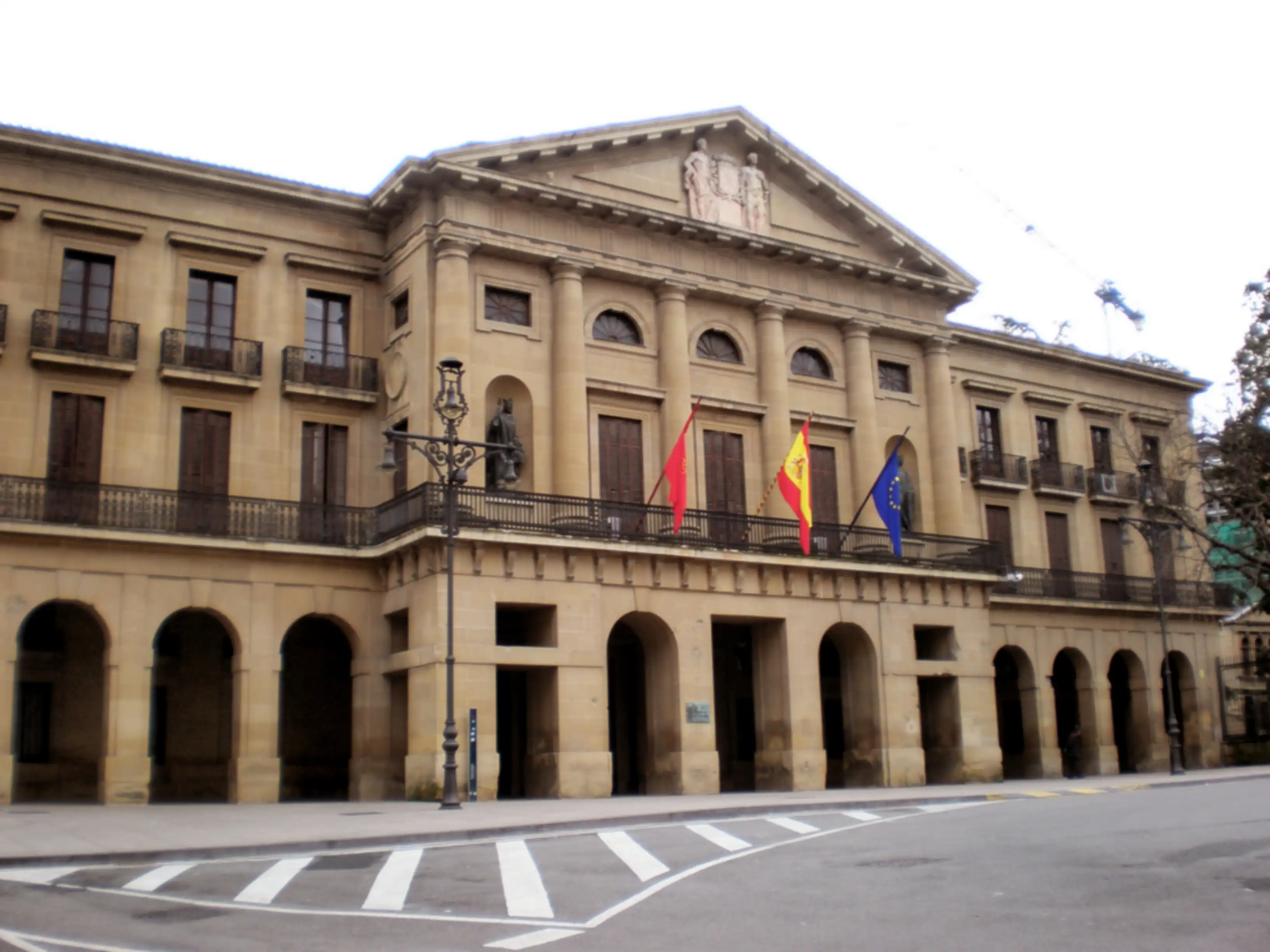 Palacio_de_Navarra,_sede_de_la_Diputación
