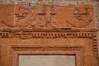 La decoración de las ventanas.