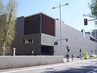 Fachada del Baluarte en Avda. del Ejército