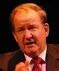 Pat Buchanan de Virginia, ex Asesor Senior de discursos al Presidente Nixon