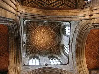 Cimborrio de la catedral de Peterborough, reconstruida a partir de un diseño anterior de Pearson