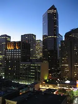 Suncor Energy Centre West Tower al atardecer